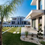Nefeli & Nefeli Luxury Residential Complexes Офринио
