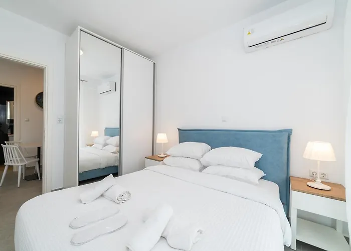 公寓 Nefeli & Nefeli Luxury Residential Complexes Ofrínion