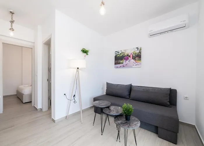 公寓 Nefeli & Nefeli Luxury Residential Complexes Ofrínion