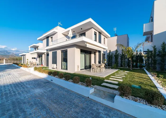 Nefeli & Nefeli Luxury Residential Complexes Ofrínion